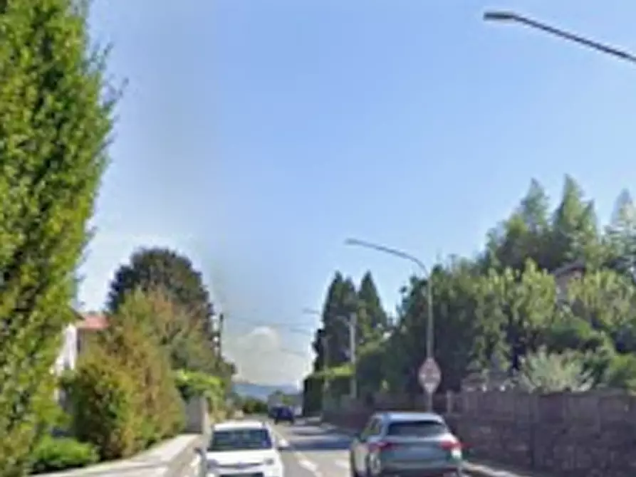 Immagine 4 di Garage in vendita  in Via Alessandro Manzoni a Merone