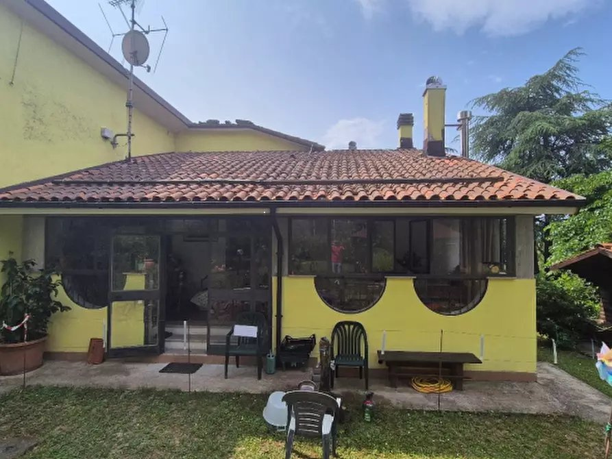Immagine 2 di Porzione di casa in vendita  in via Bellaria a Castel D'aiano