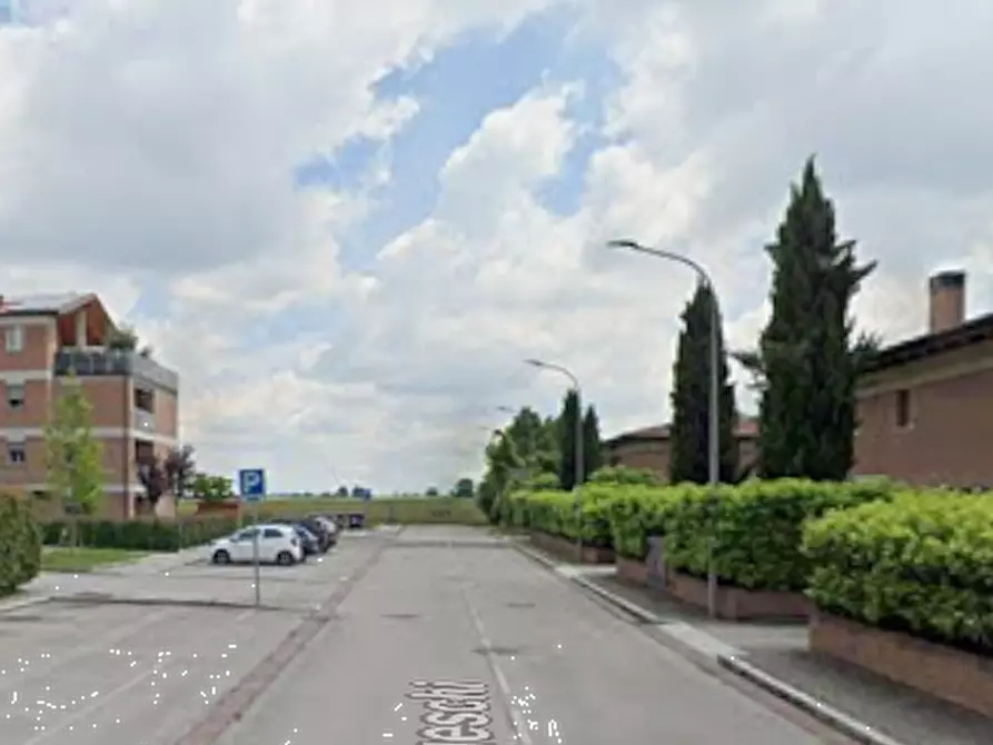Immagine 3 di Posto auto in vendita  in via Poggeschi a San Giovanni In Persiceto
