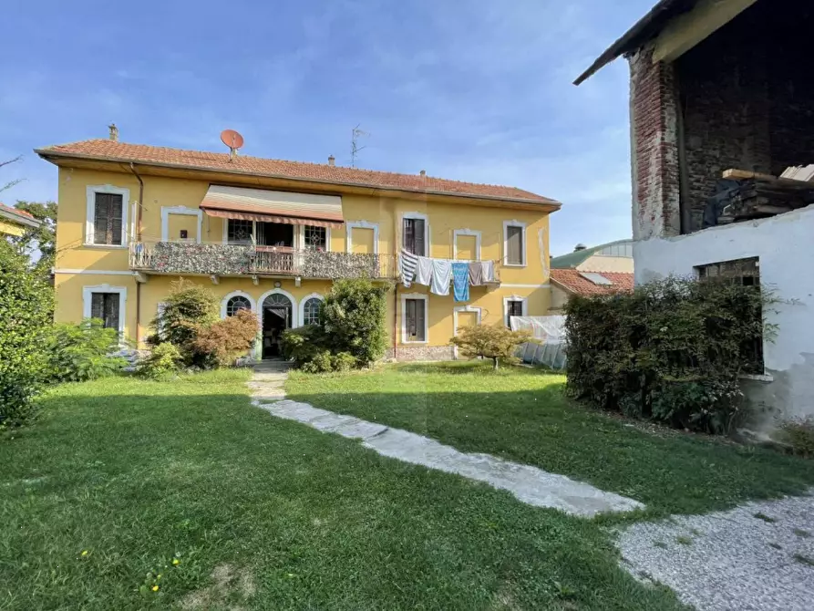 Immagine 3 di Villa in vendita  in Via Marconi a Magnago