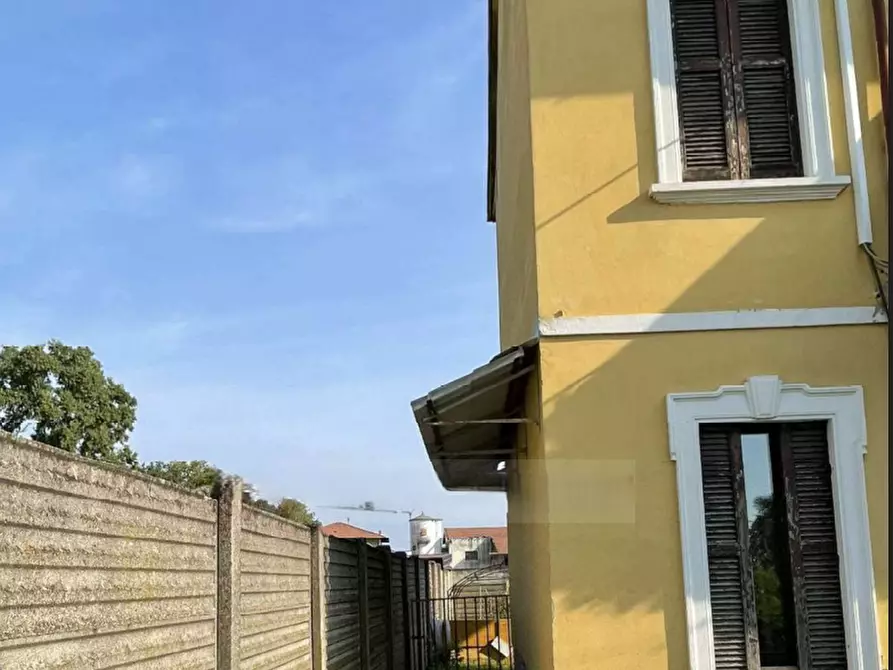 Immagine 5 di Villa in vendita  in Via Marconi a Magnago