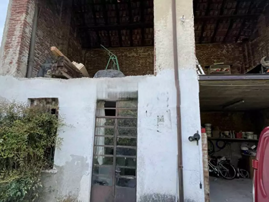 Immagine 13 di Villa in vendita  in Via Marconi a Magnago