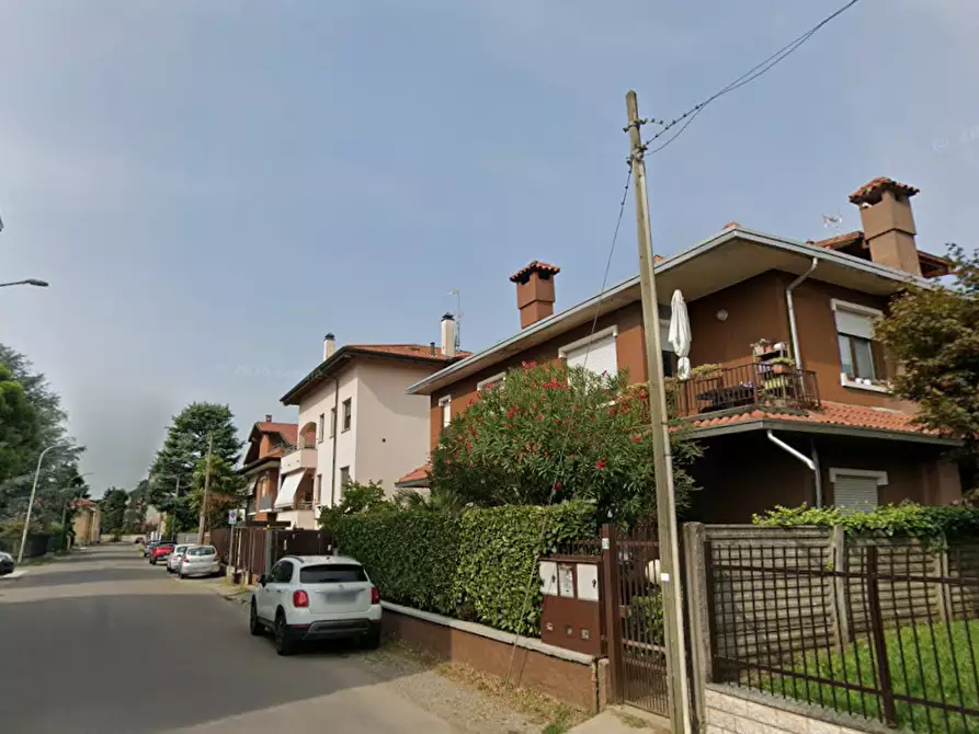 Immagine 7 di Appartamento in vendita  in Via Thaon de Revel a Parabiago
