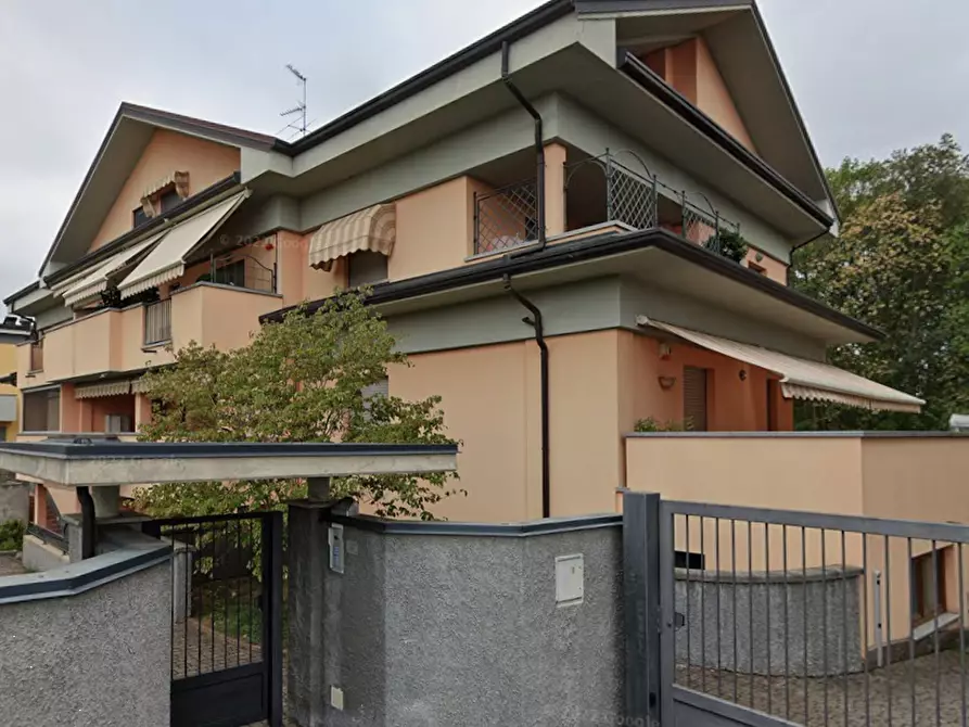 Immagine 3 di Appartamento in vendita  in Via Ragazzi del '99 a San Giorgio Su Legnano