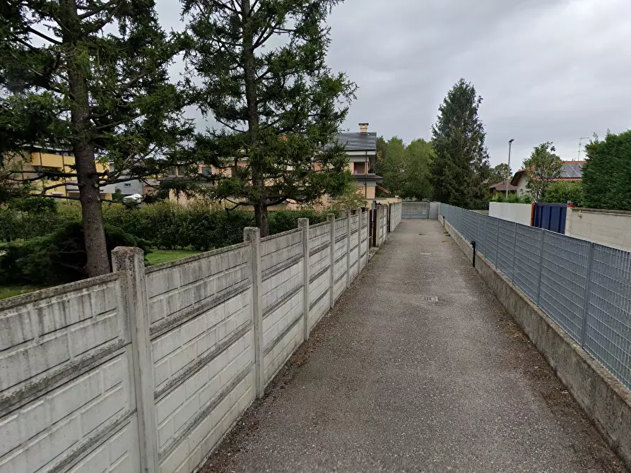 Immagine 11 di Appartamento in vendita  in Via Ragazzi del '99 a San Giorgio Su Legnano