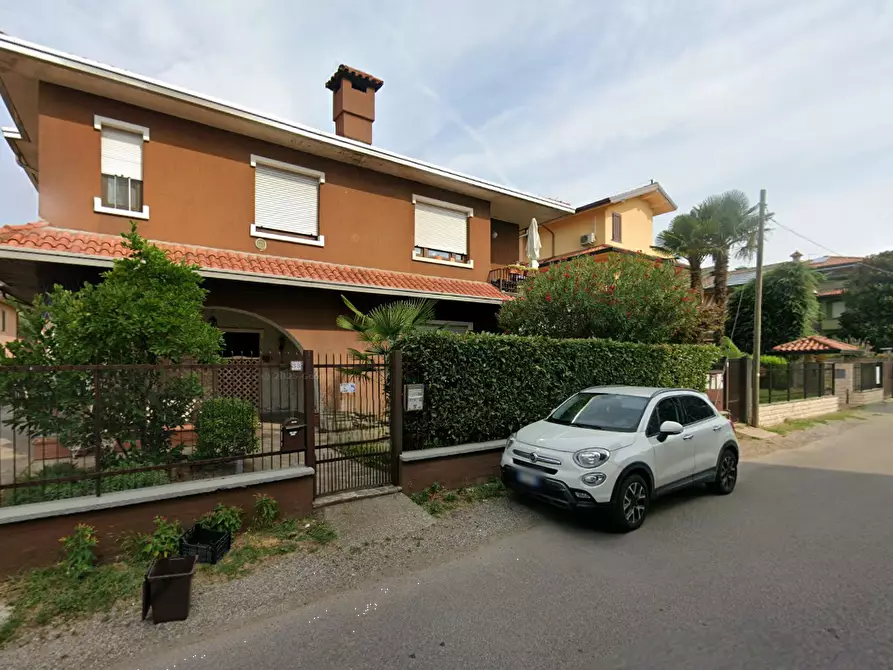 Immagine 8 di Appartamento in vendita  in Via Thaon de Revel a Parabiago