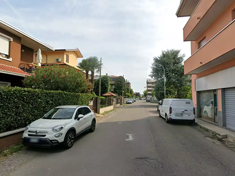 Immagine 9 di Appartamento in vendita  in Via Thaon de Revel a Parabiago