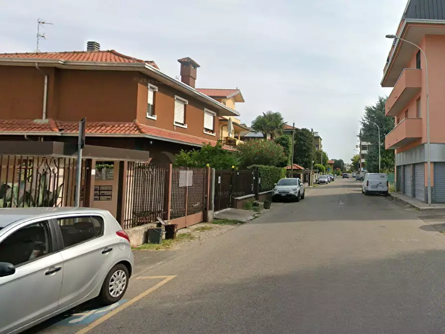 Immagine 15 di Appartamento in vendita  in Via Thaon de Revel a Parabiago