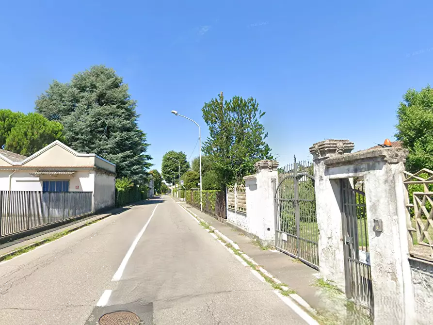 Immagine 15 di Villa in vendita  in Via Marconi a Magnago