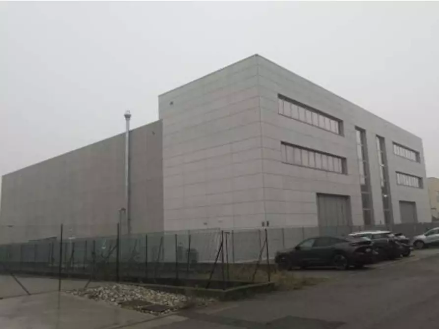 Immagine 2 di Capannone industriale in vendita  in Via A. Parravicini a Albavilla