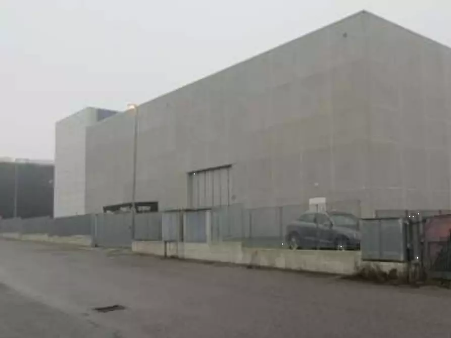 Immagine 9 di Capannone industriale in vendita  in Via A. Parravicini a Albavilla