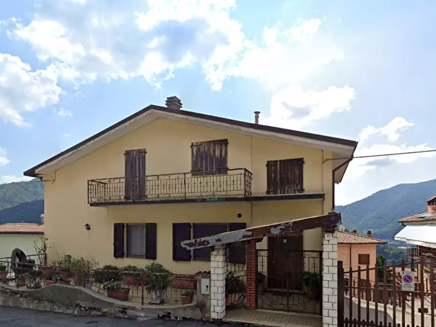 Immagine 15 di Porzione di casa in vendita  in Via Valmezzana a Lumezzane