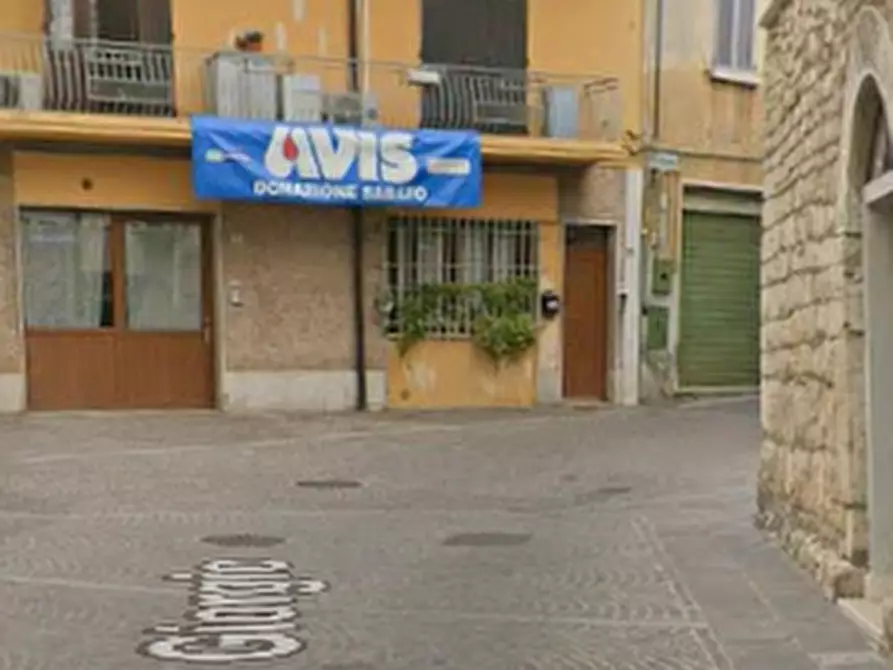 Immagine 3 di Negozio in vendita  in Piazza S. Giorgio a Cellatica