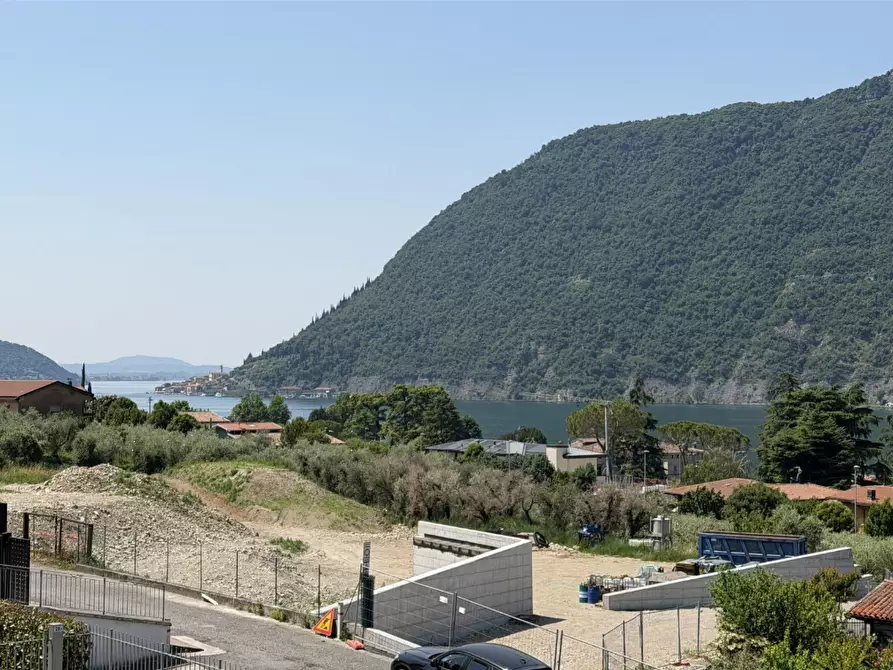 Immagine 3 di Appartamento in vendita  in Via Conche a Sale Marasino