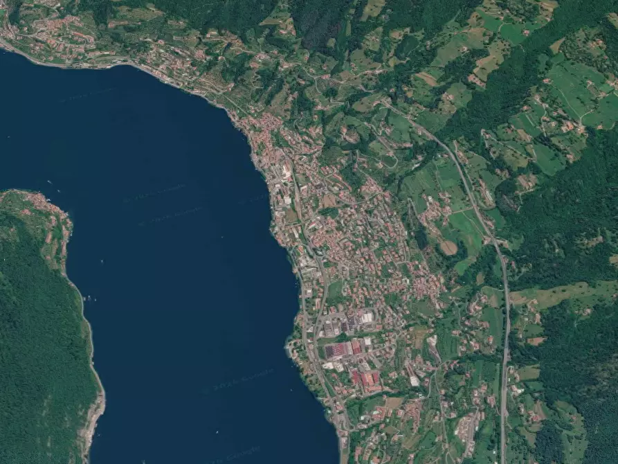 Immagine 17 di Appartamento in vendita  in Via Conche a Sale Marasino