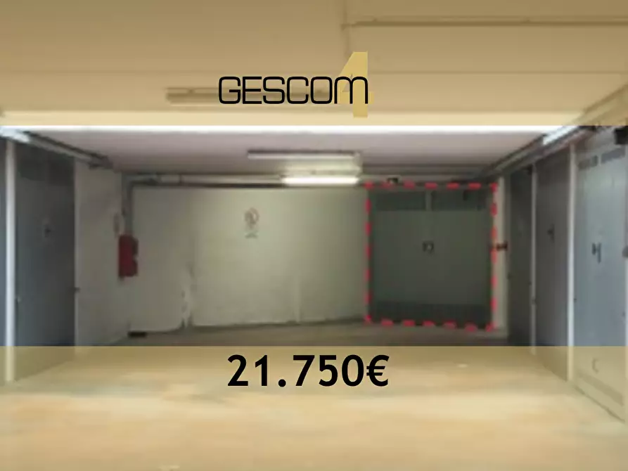 Immagine 1 di Garage in vendita  in via Piero Gobetti a Bologna