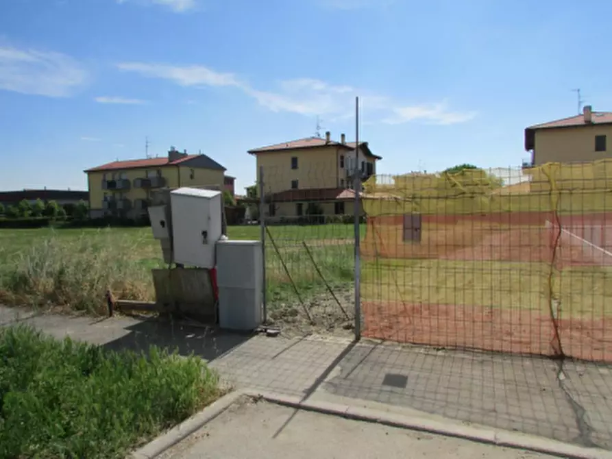 Immagine 3 di Terreno edificabile in vendita  in via rodari a Castello D'argile