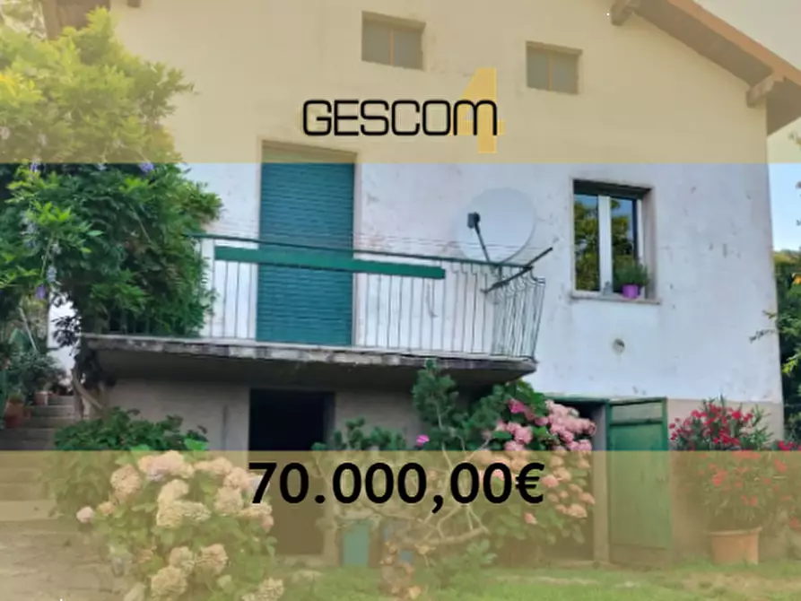 Immagine 1 di Villa in vendita  in Via Antono Cantore a Como