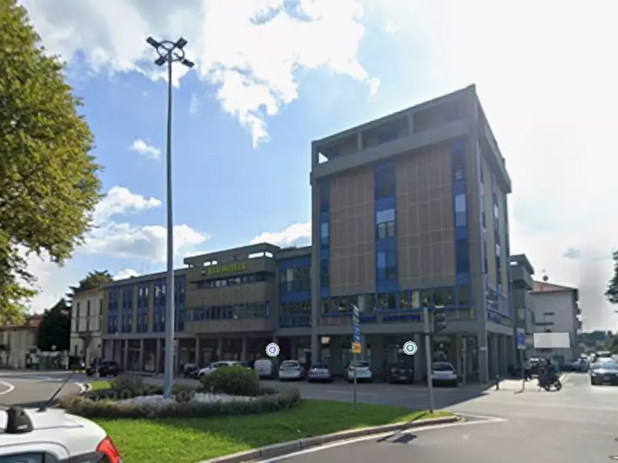 Immagine 6 di Appartamento in vendita  in Piazzale Camerlata a Como