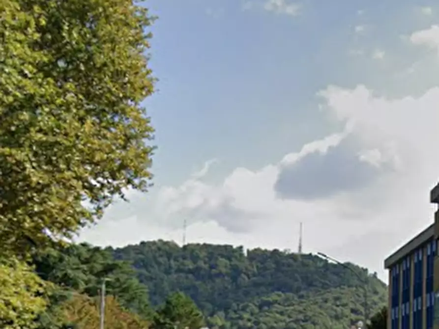 Immagine 8 di Appartamento in vendita  in Piazzale Camerlata a Como