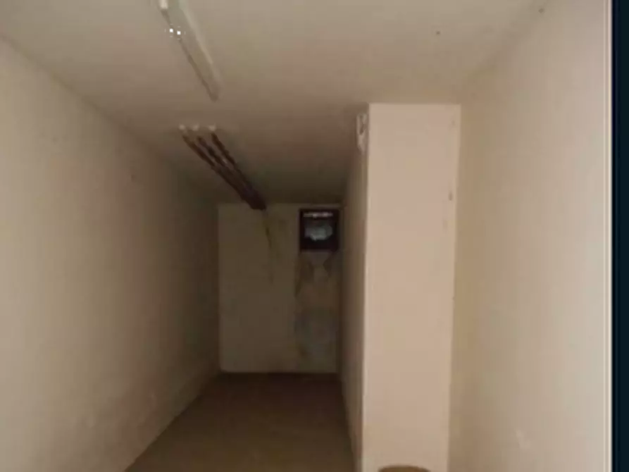 Immagine 2 di Magazzino in vendita  in Viale degli Alpini a Refrontolo
