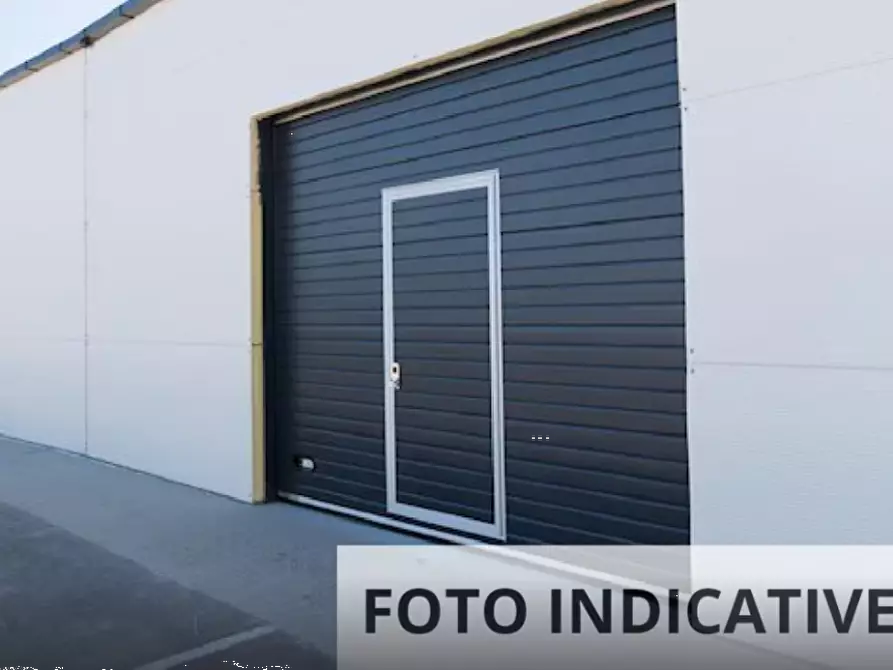 Immagine 5 di Magazzino in vendita  in Viale degli Alpini a Refrontolo