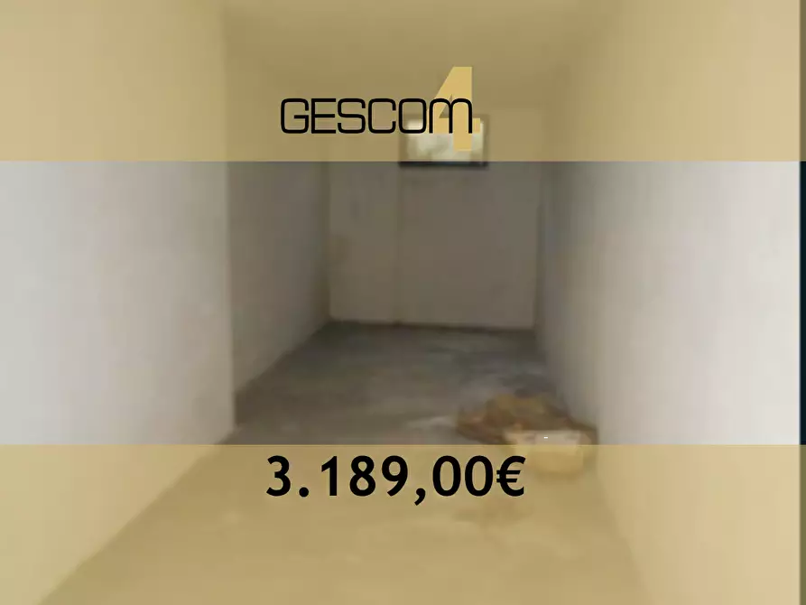 Immagine 1 di Magazzino in vendita  in Viale degli Alpini a Refrontolo