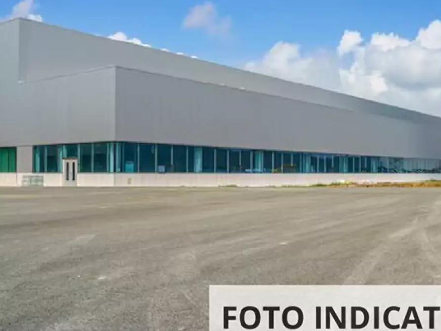 Immagine 3 di Magazzino in vendita  in Viale degli Alpini a Refrontolo