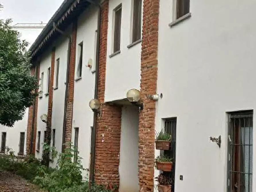 Immagine 3 di Appartamento in vendita  in Via Budrio a Milano