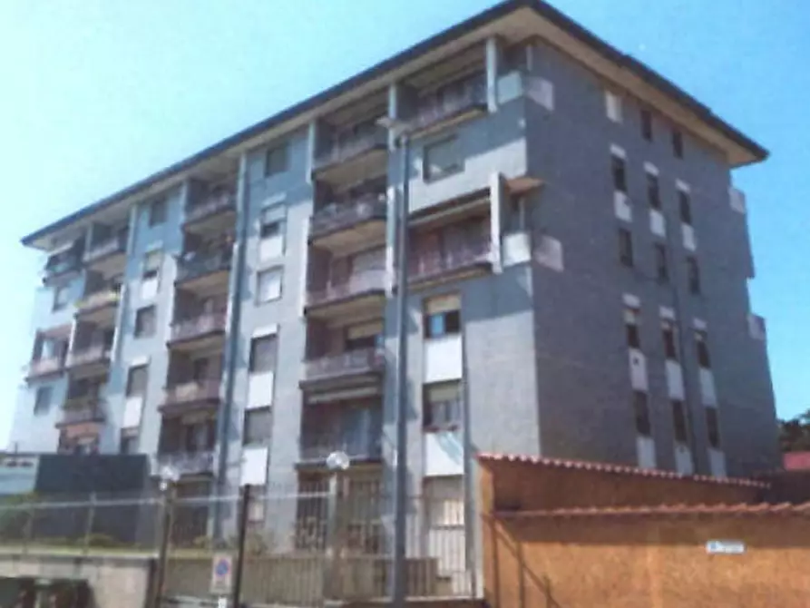 Immagine 5 di Appartamento in vendita  in Via Gallini a Abbiategrasso
