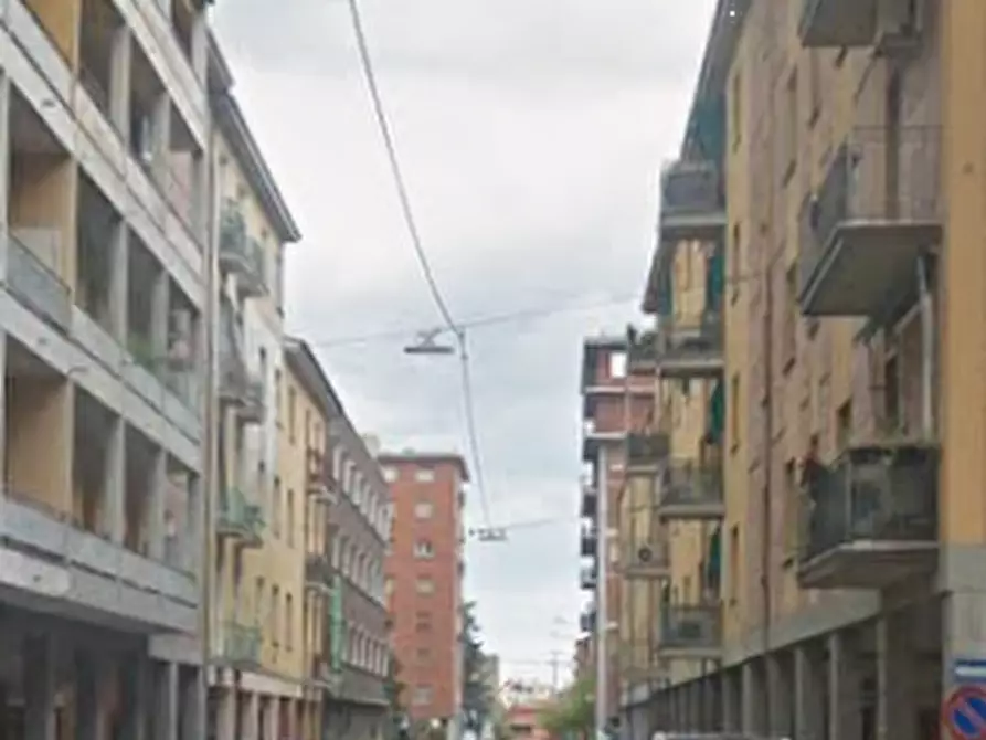 Immagine 4 di Garage in vendita  in via Sardegna a Bologna