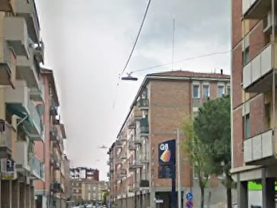 Immagine 5 di Garage in vendita  in via Sardegna a Bologna