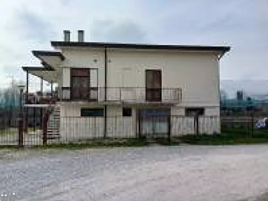 Immagine 2 di Casa indipendente in vendita  in Via dell'Isola a Treviso