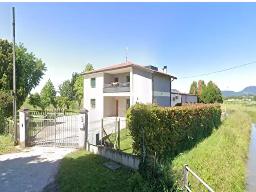 Immagine 3 di Appartamento in vendita  in Via Chiodare a Due Carrare