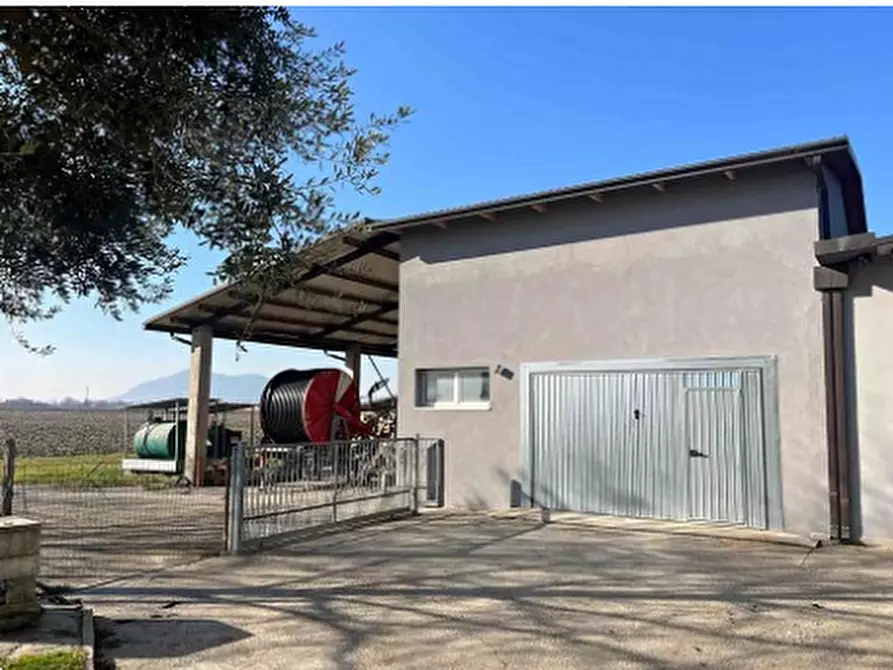 Immagine 4 di Appartamento in vendita  in Via Chiodare a Due Carrare