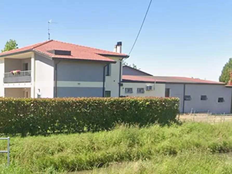 Immagine 8 di Appartamento in vendita  in Via Chiodare a Due Carrare