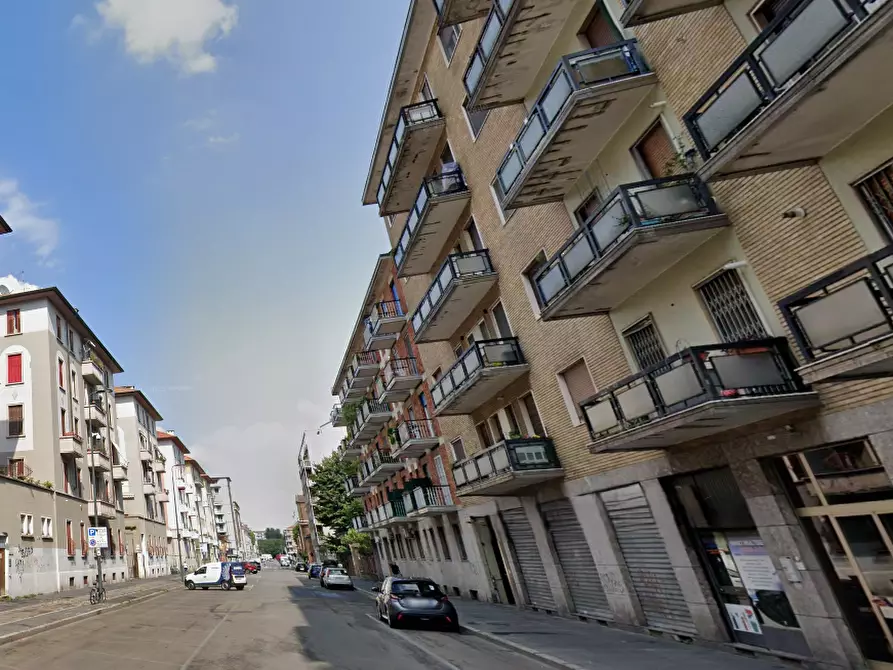 Immagine 4 di Negozio in vendita  in Via Neera a Milano