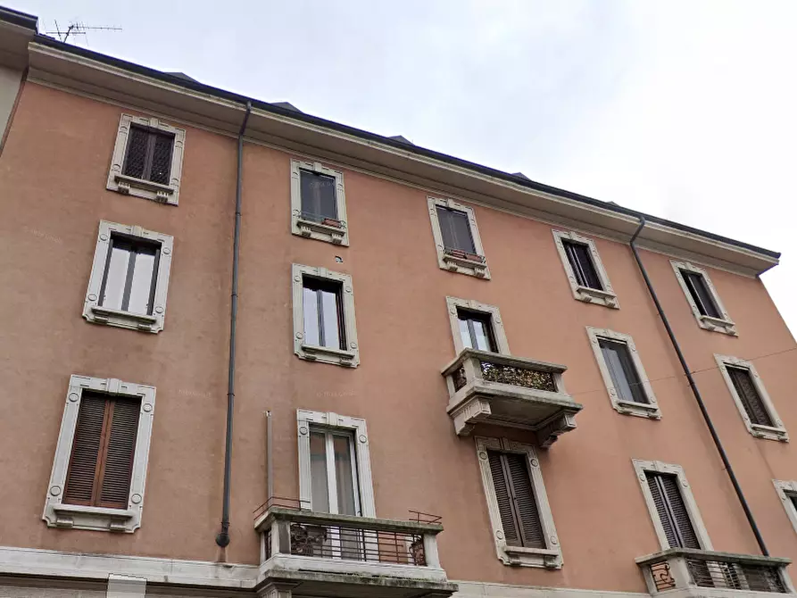 Immagine 11 di Appartamento in vendita  in Via Emilio de Marchi a Milano