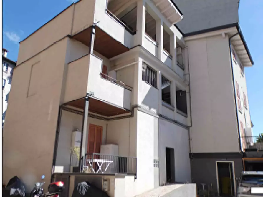 Immagine 15 di Appartamento in vendita  in Via Emilio de Marchi a Milano