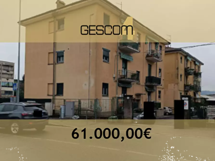 Immagine 1 di Appartamento in vendita  in Via Canturina a Como