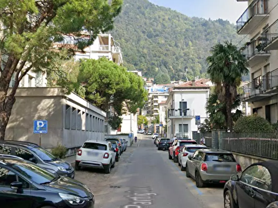 Immagine 9 di Appartamento in vendita  in Via dei Partigiani a Como