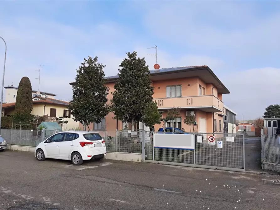 Immagine 1 di Appartamento in vendita  in Zambrini a Imola