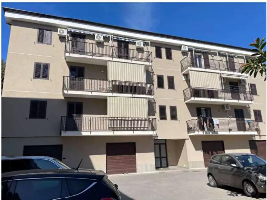 Immagine 2 di Appartamento in vendita  in Via Luigi Rizzo a Francofonte