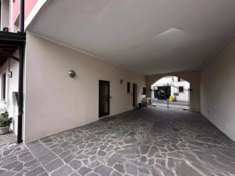 Immagine 13 di Appartamento in vendita  in Via San Gottardo a Trenzano
