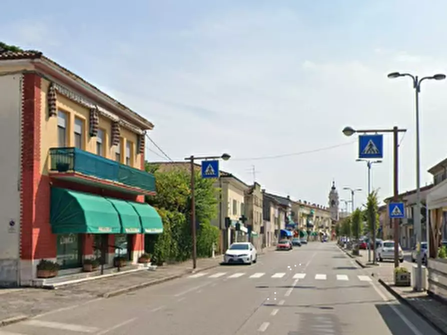 Immagine 5 di Garage in vendita  in Piazza A. De Gasperi a San Giovanni Lupatoto