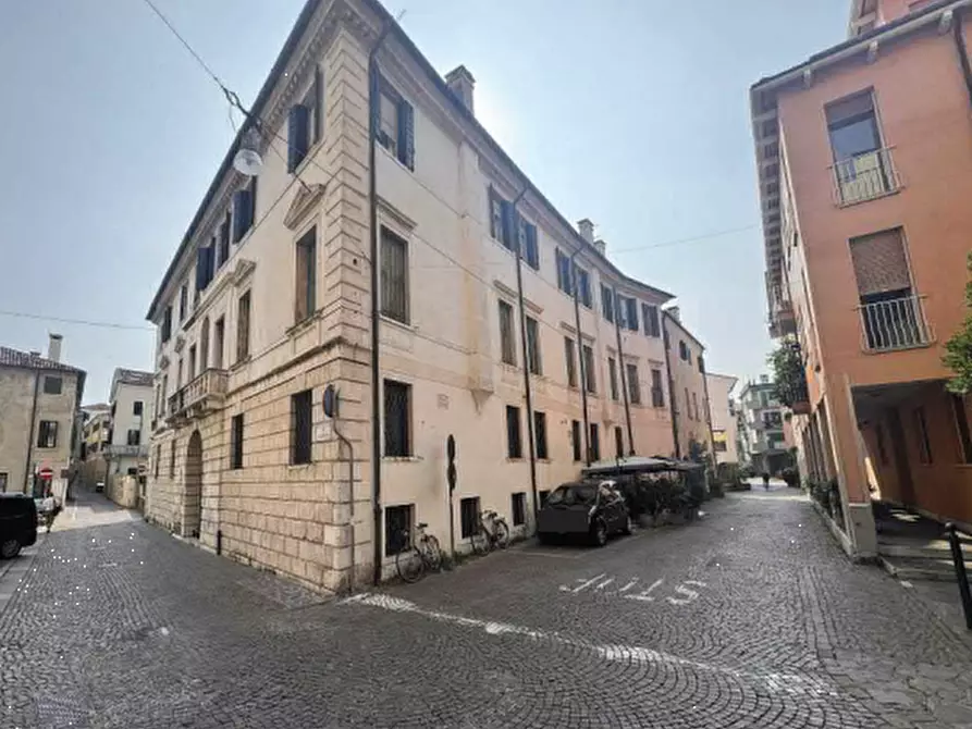 Immagine 5 di Appartamento in vendita  in Via Avogari a Treviso