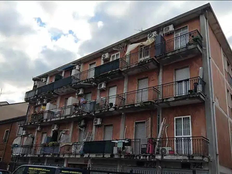 Immagine 2 di Appartamento in vendita  in Via Val Di Non a Milano