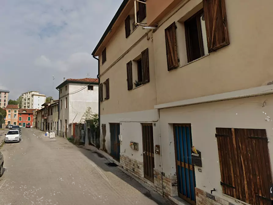 Immagine 5 di Appartamento in vendita  in Via Camillo Cavour  a Arzignano