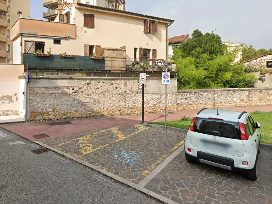 Immagine 7 di Appartamento in vendita  in Via Camillo Cavour  a Arzignano