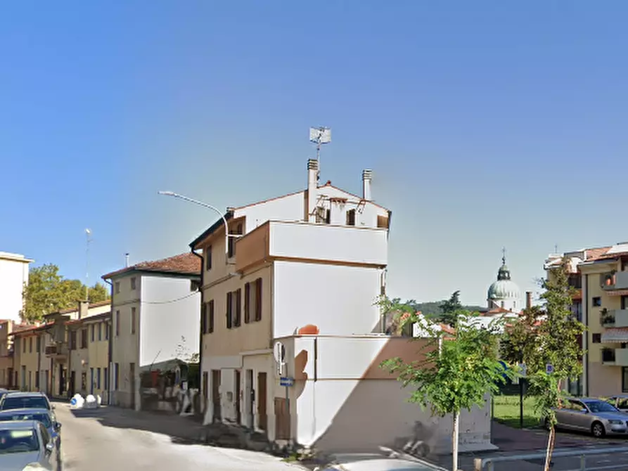 Immagine 10 di Appartamento in vendita  in Via Camillo Cavour  a Arzignano